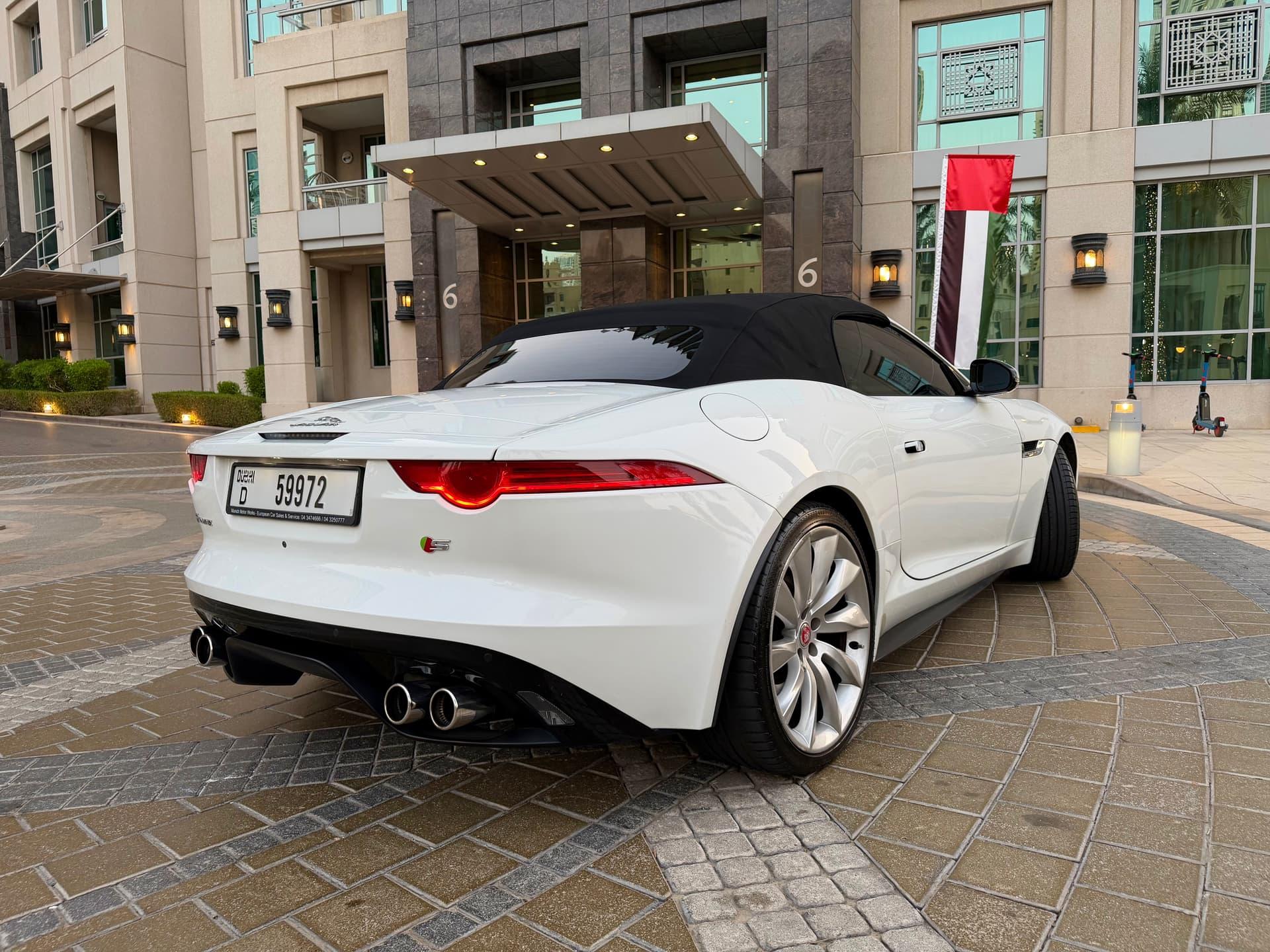 Jaguar  F-TYPE V8 2015 GCC | Excellent Condition - view 10