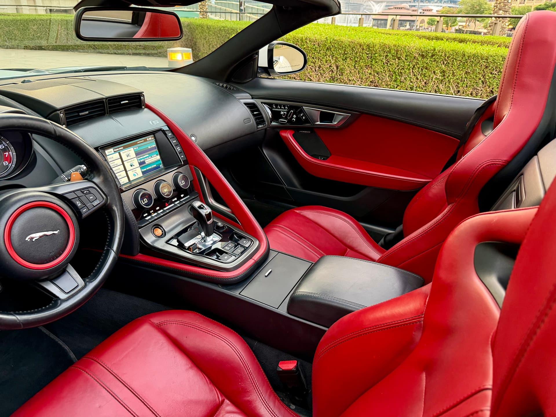 Jaguar  F-TYPE V8 2015 GCC | Excellent Condition - view 7