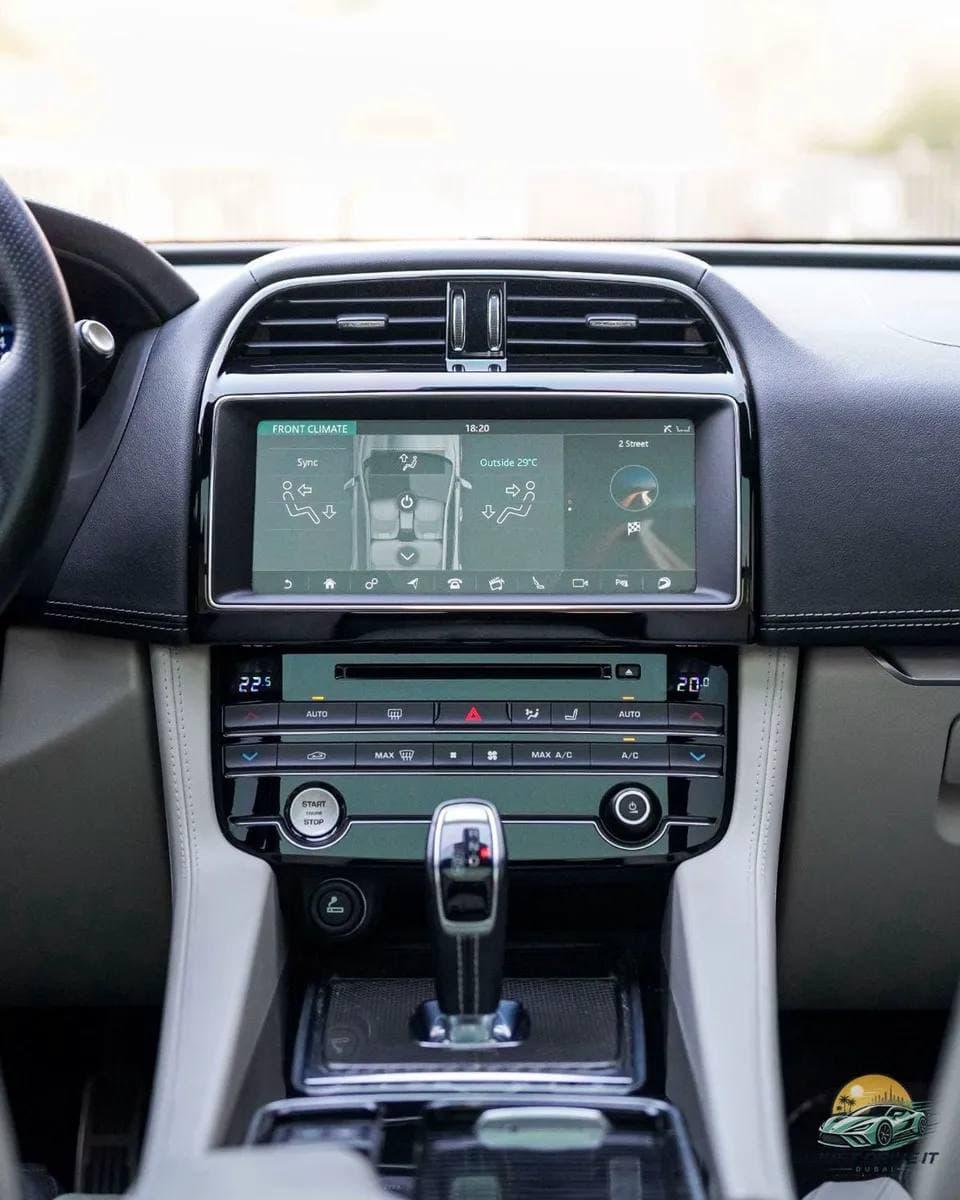 Jaguar F-Pace SVR 2020 - view 12