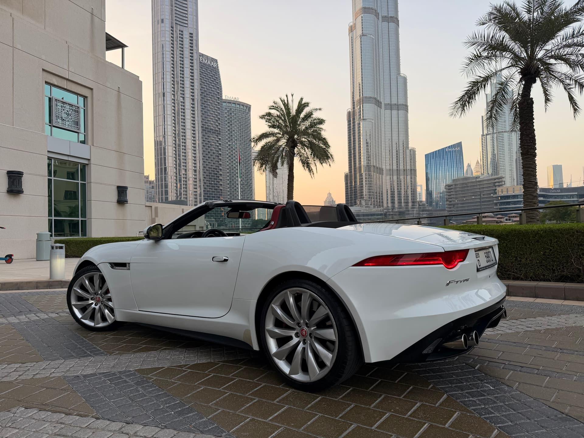 Jaguar  F-TYPE V8 2015 GCC | Excellent Condition - view 1