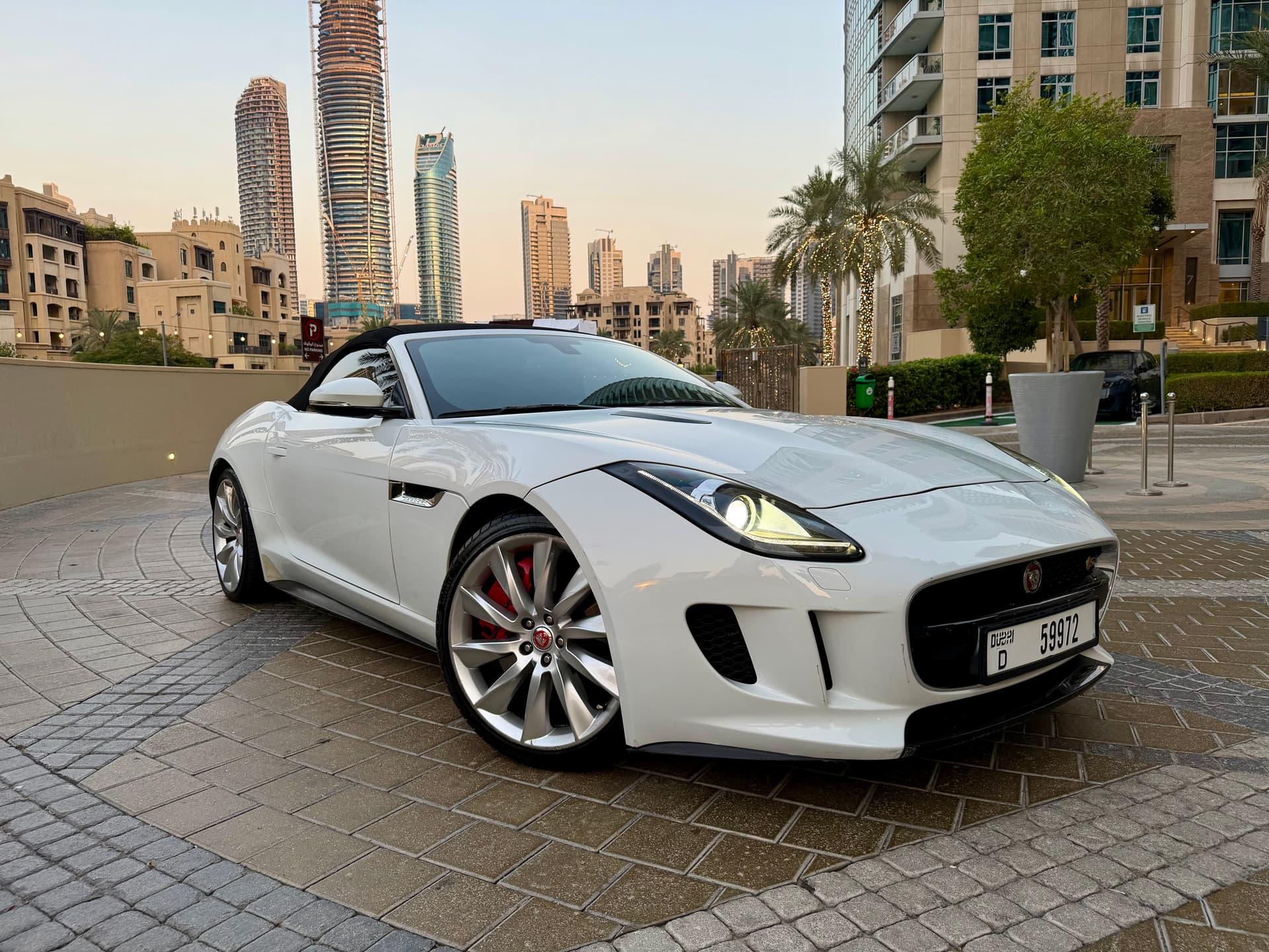 Jaguar  F-TYPE V8 2015 GCC | Excellent Condition - view 13