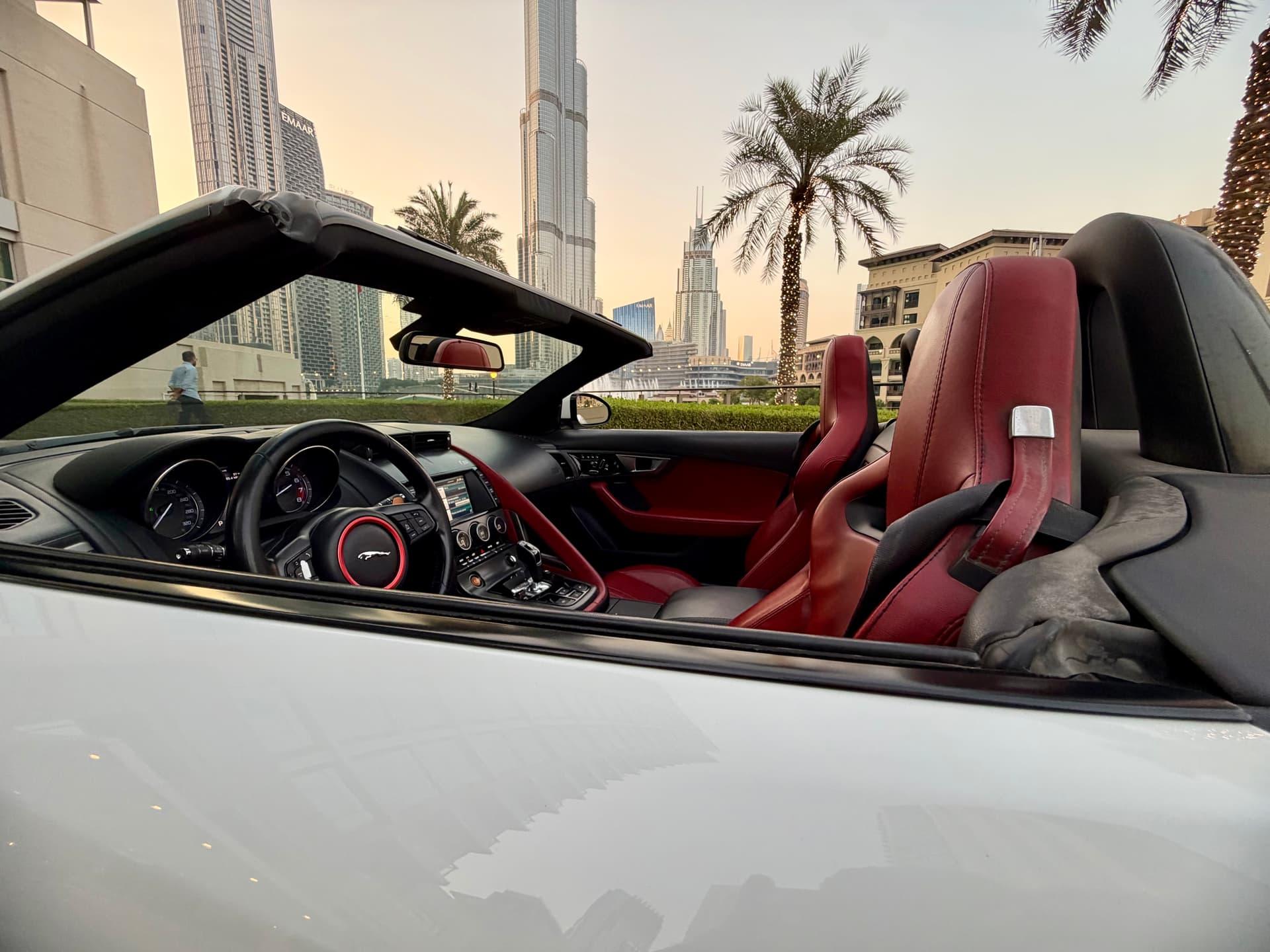 Jaguar  F-TYPE V8 2015 GCC | Excellent Condition - view 8