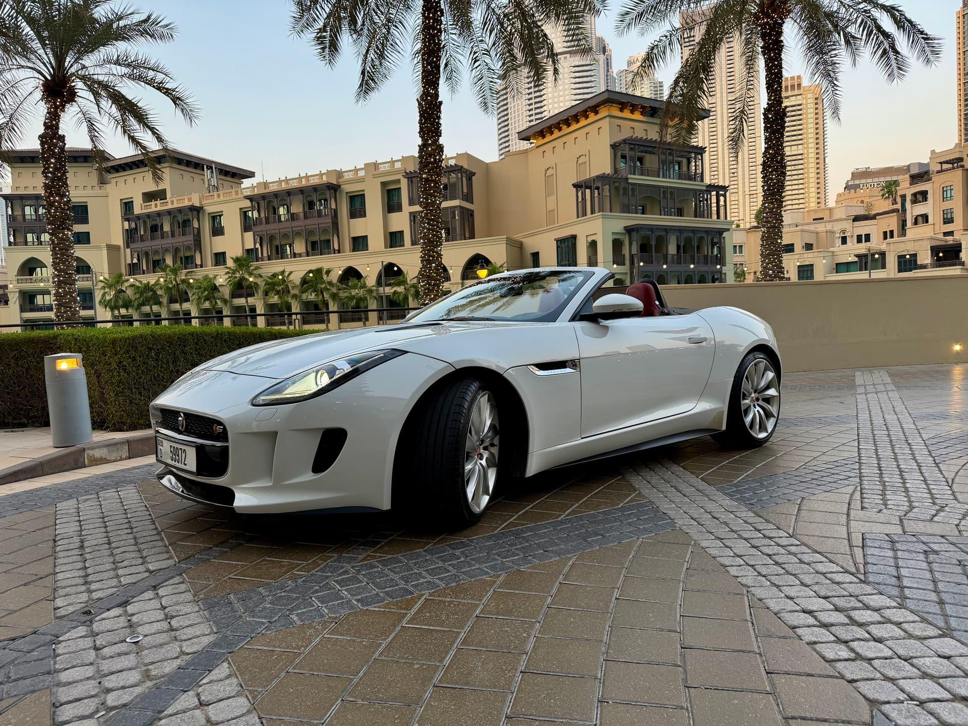 Jaguar  F-TYPE V8 2015 GCC | Excellent Condition - view 6