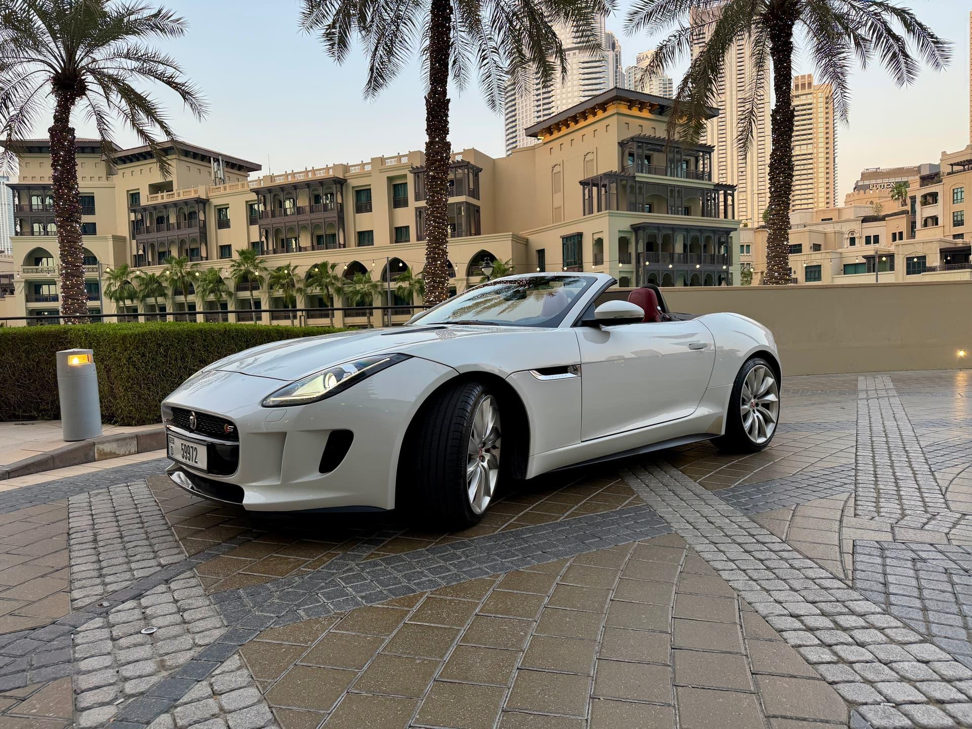 Jaguar  F-TYPE V8 2015 GCC | Excellent Condition - view 4