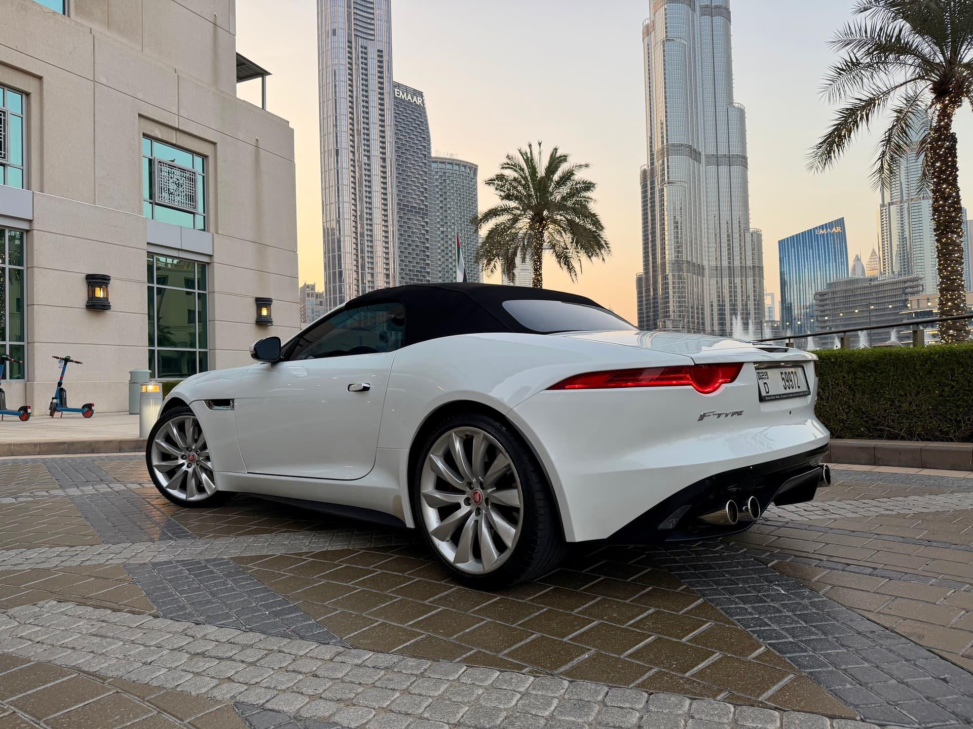 Jaguar  F-TYPE V8 2015 GCC | Excellent Condition - view 9