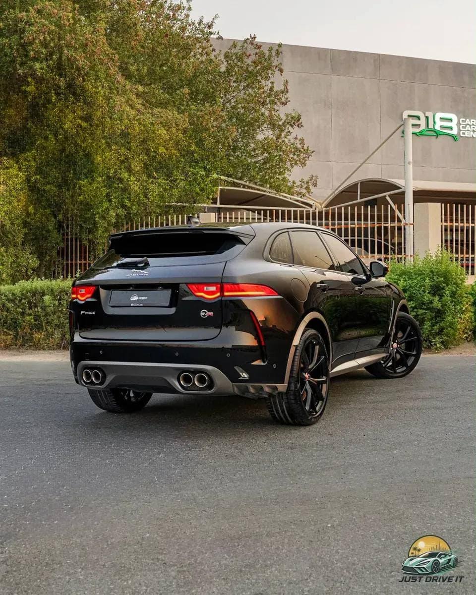 Jaguar F-Pace SVR 2020 - view 2