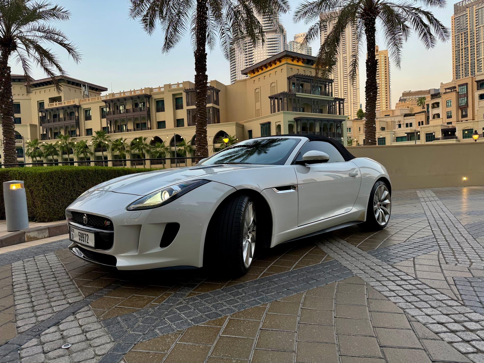 Jaguar  F-TYPE V8 2015 GCC | Excellent Condition - view 12