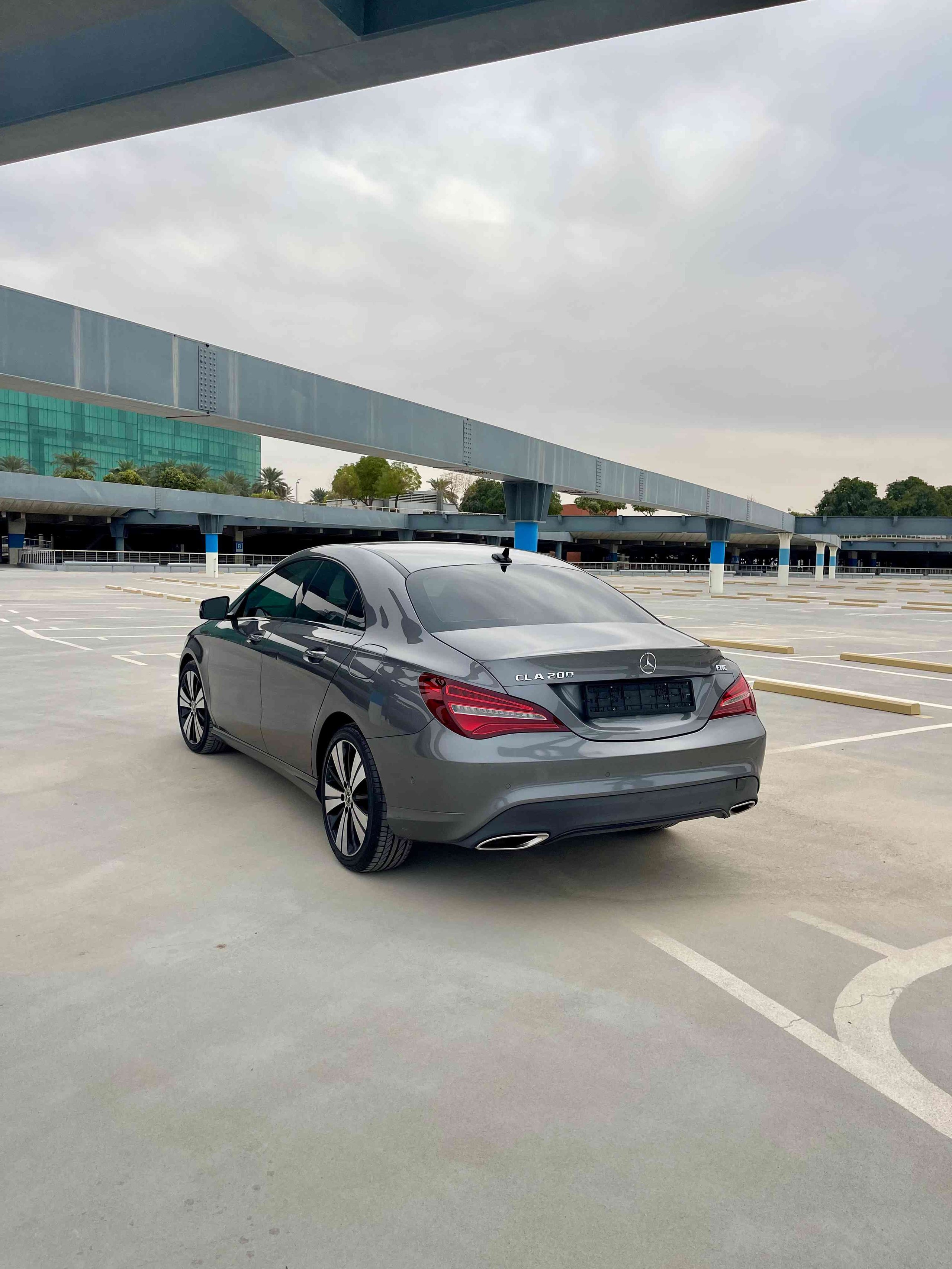 Mercedes Benz CLA 200