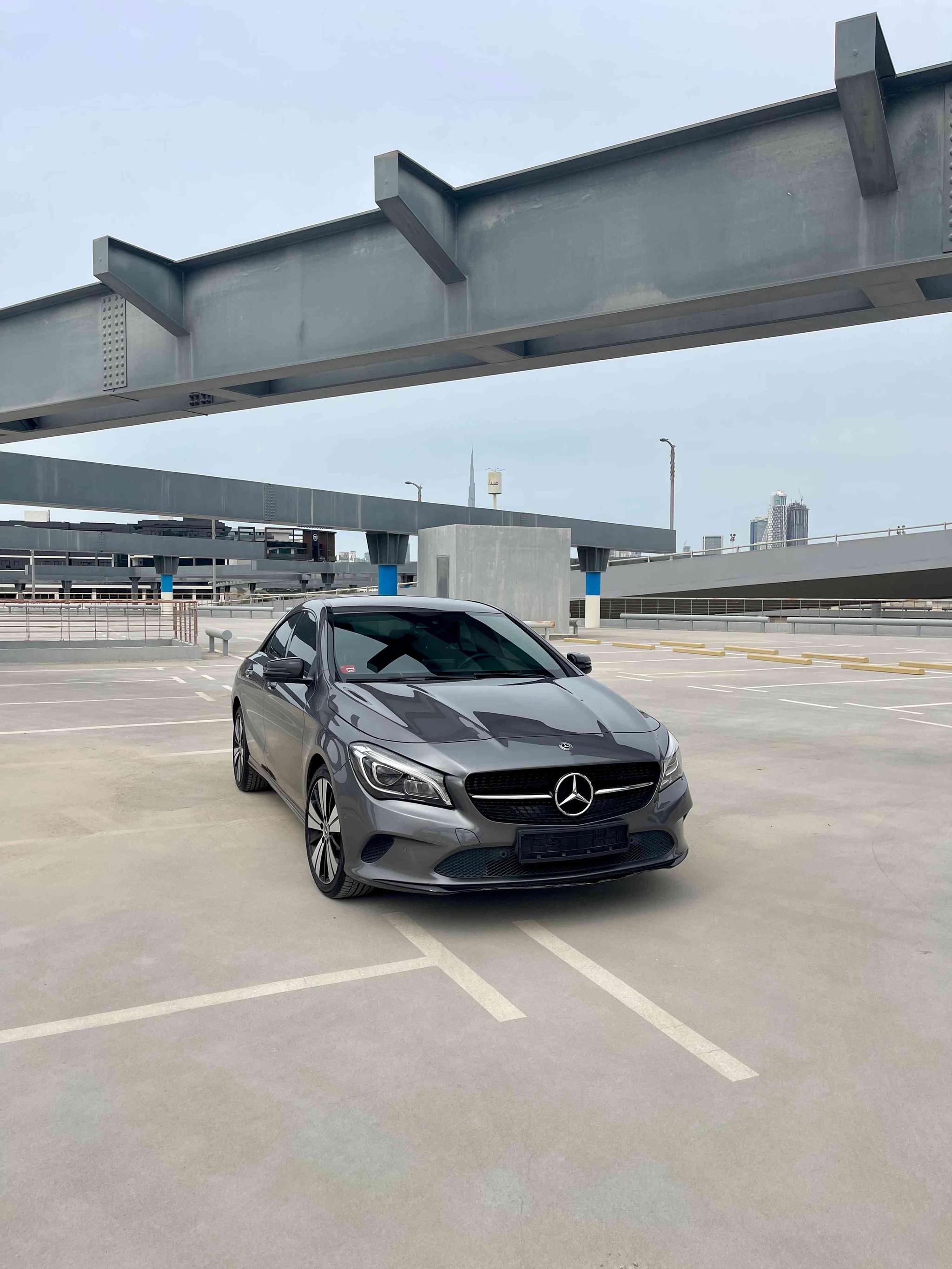 Mercedes Benz CLA 200