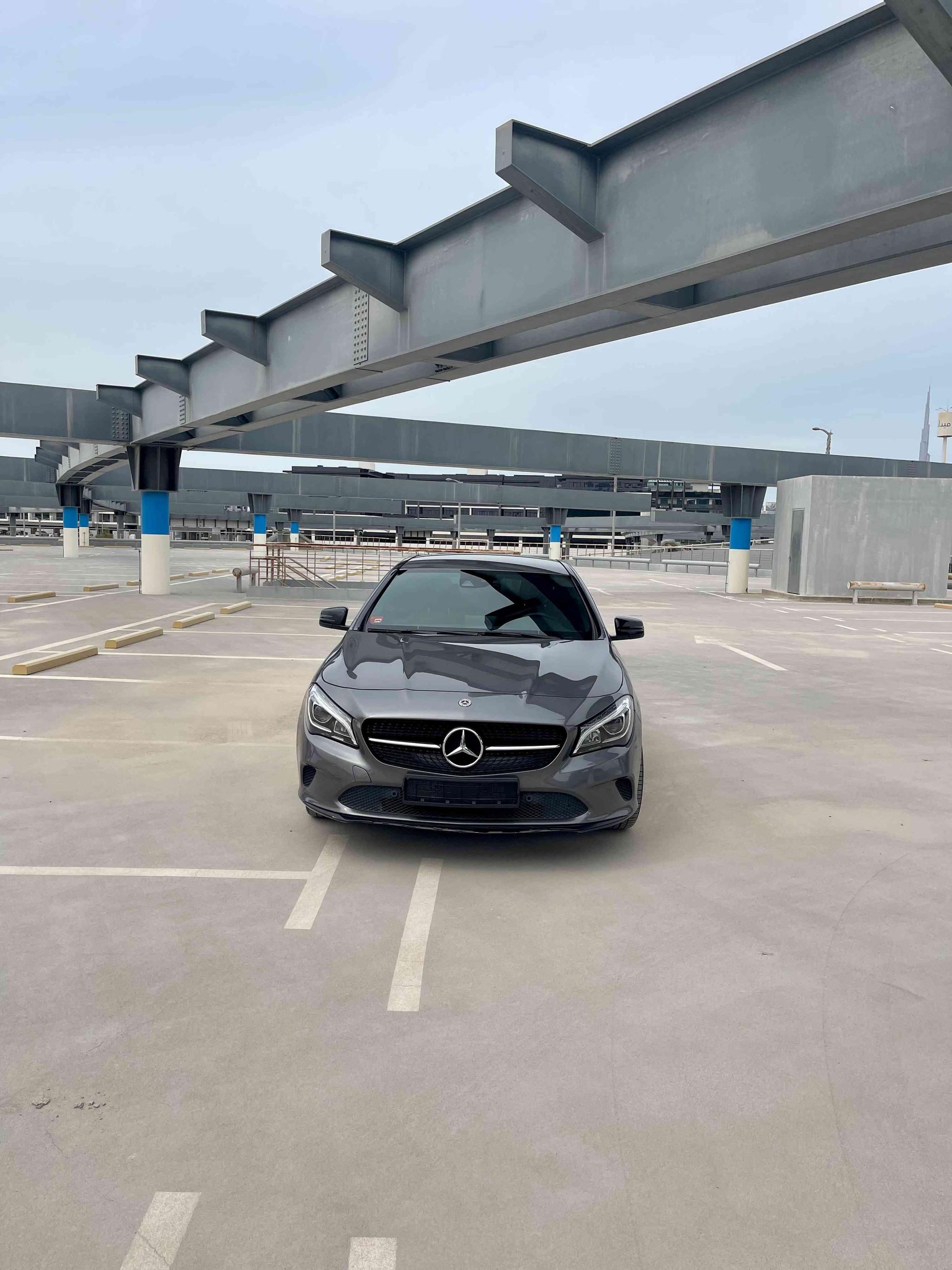 Mercedes Benz CLA 200