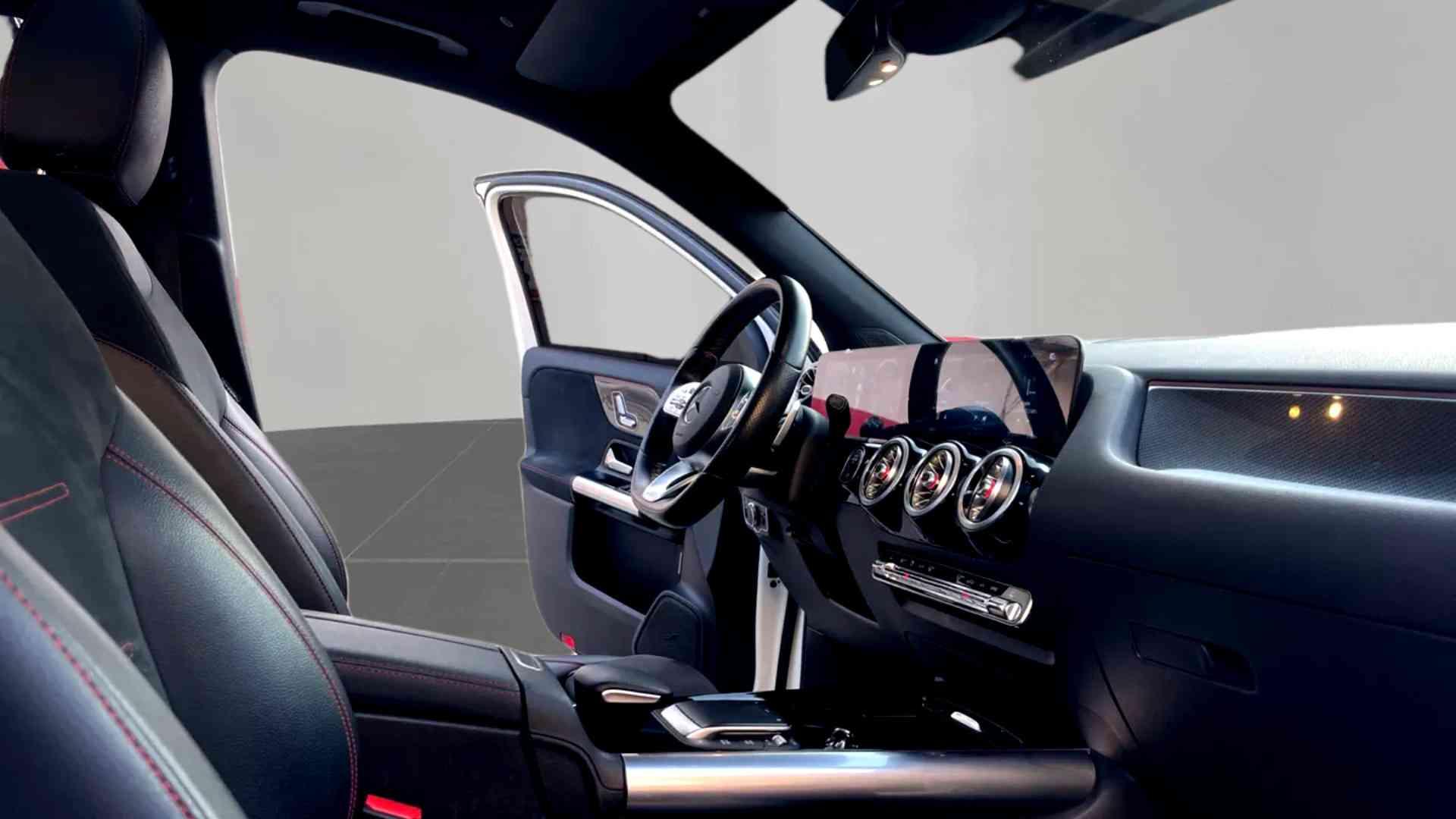 Mercedes Benz GLA 200