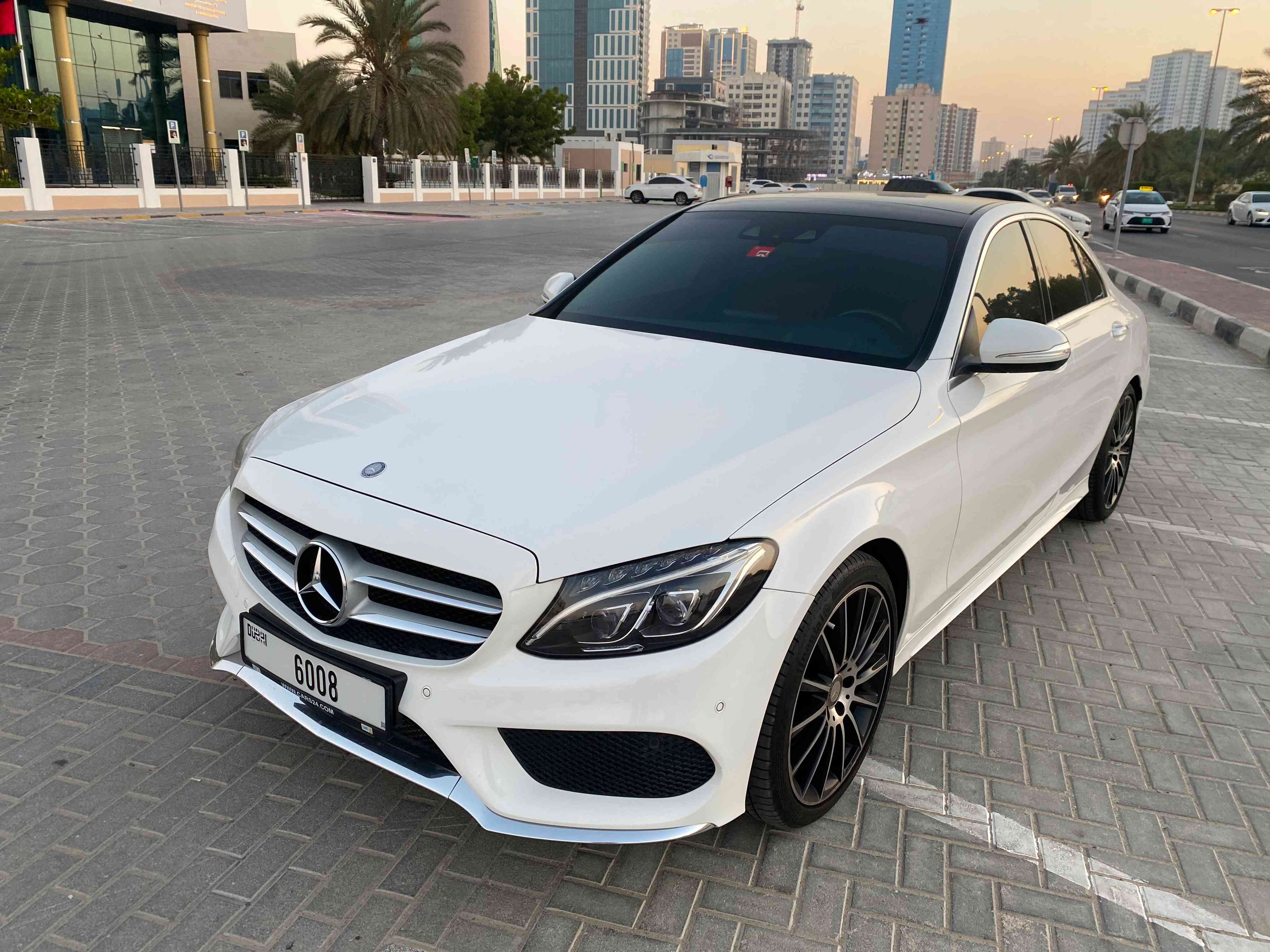 2015 Mercedes-Benz C-Class C200 AMG Line – Red Interior – Full Options