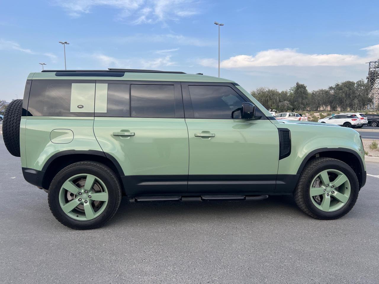 Land Rover defender 75th edition - view 4