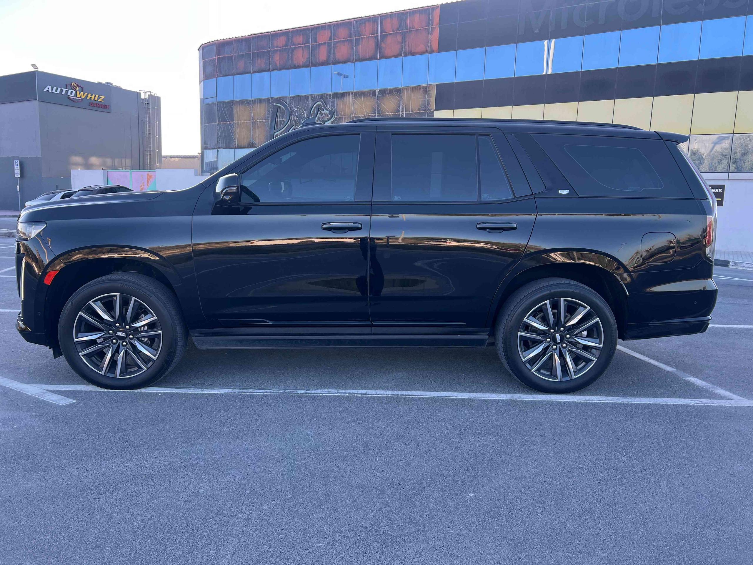 Pay Monthly 6900 AED | 2024 Cadillac Escalade fully loaded - view 3