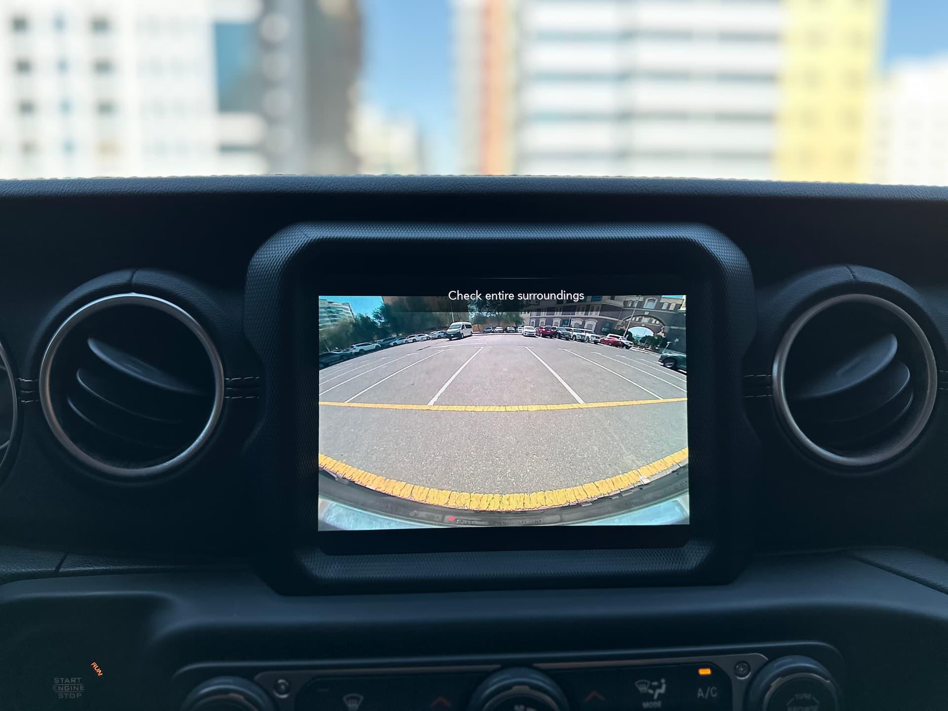 Jeep Wrangler Sahara - view 17