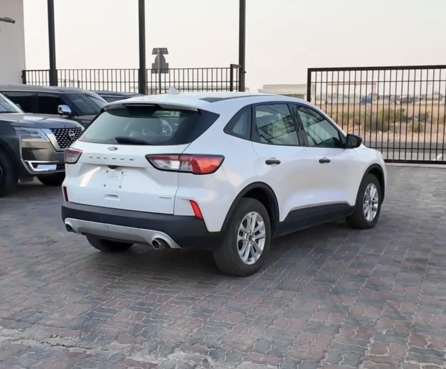Ford Escape 2020 - view 3