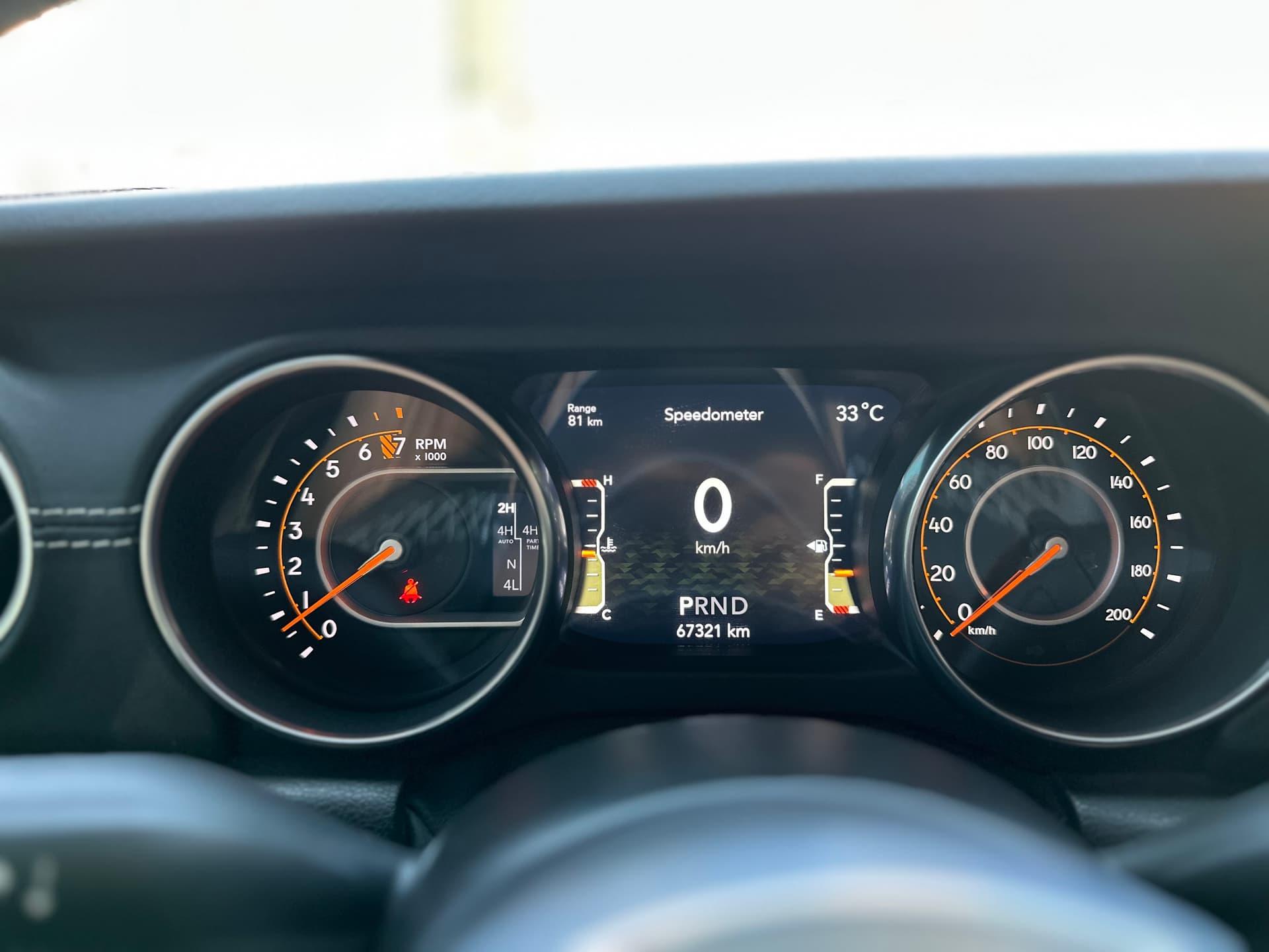 Jeep Wrangler Sahara - view 18