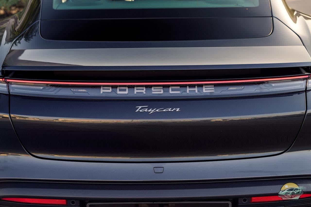 2025 Porsche Taycan GCC - view 8