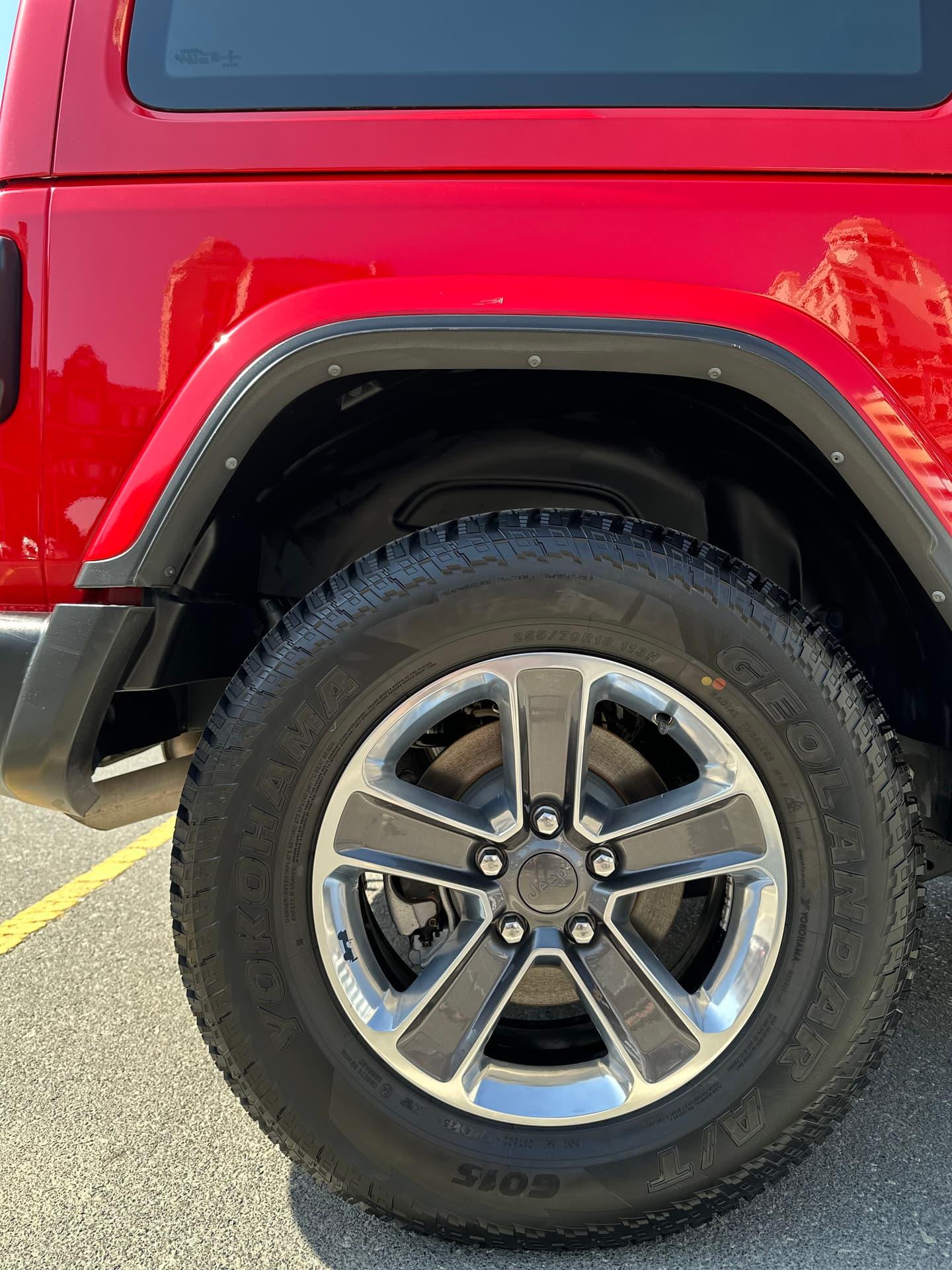 Jeep Wrangler Sahara - view 12