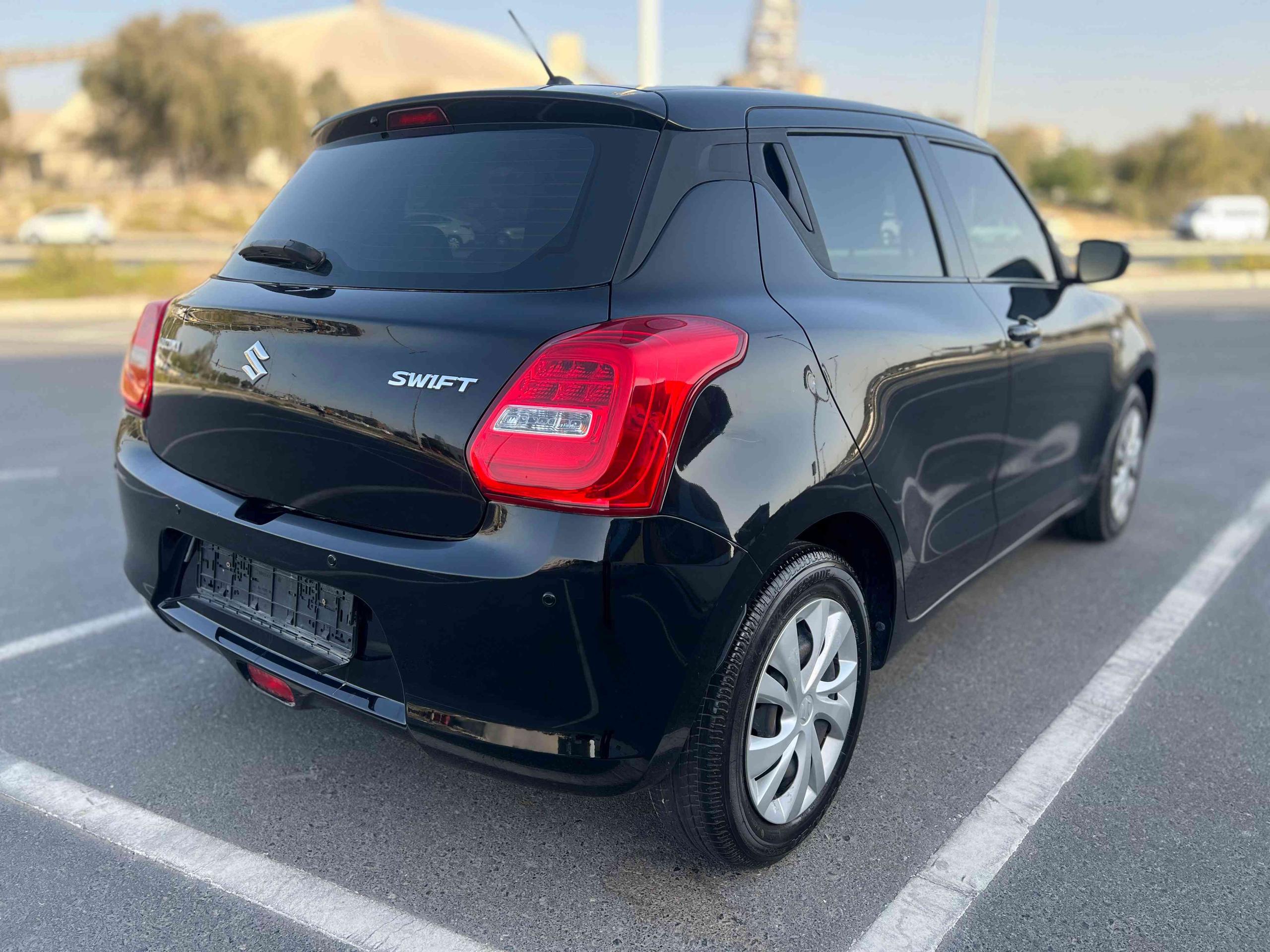2019 Suzuki Swift GLX - view 6