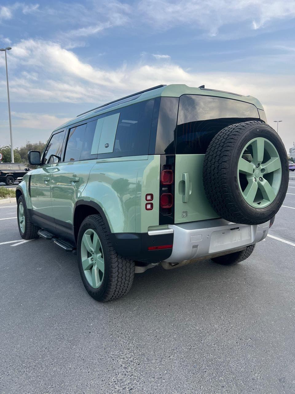 Land Rover defender 75th edition - view 7