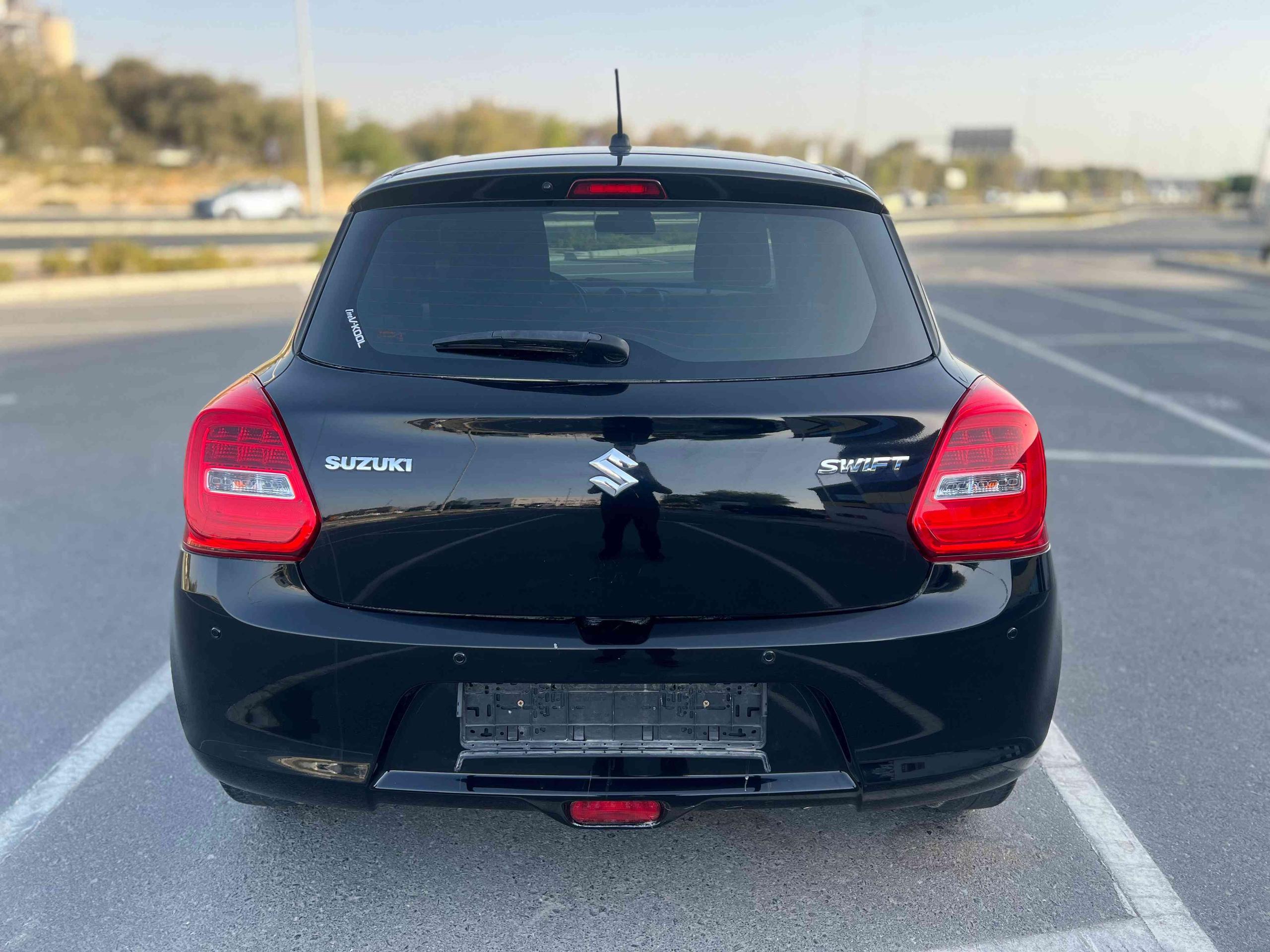 2019 Suzuki Swift GLX - view 5