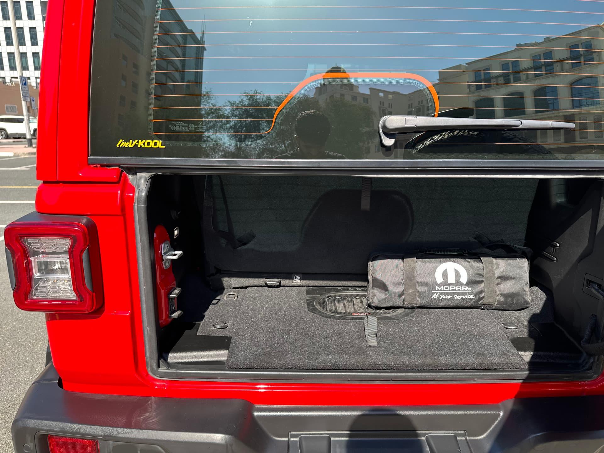 Jeep Wrangler Sahara - view 9